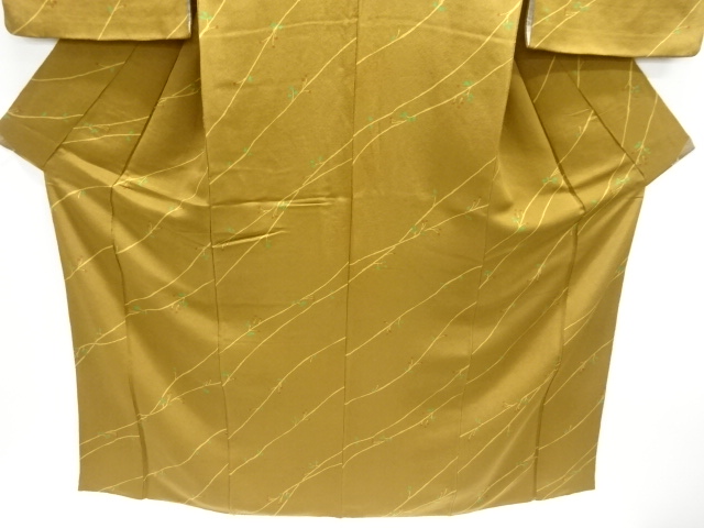  縮緬地　枝蕾模様小紋着物